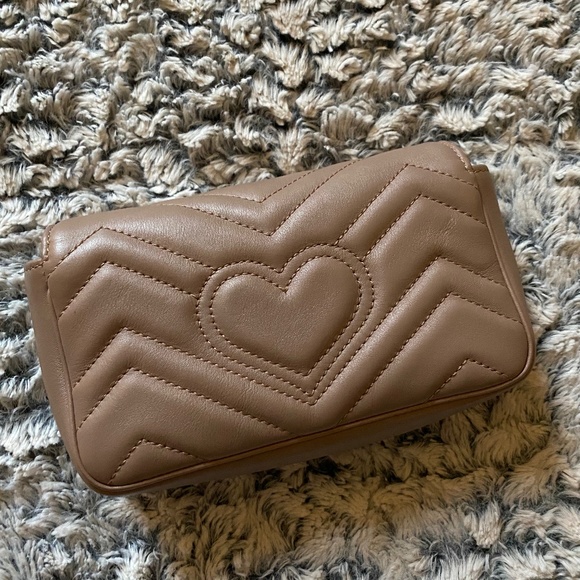 Gucci super mini Marmont Bag - Picture 1 of 8